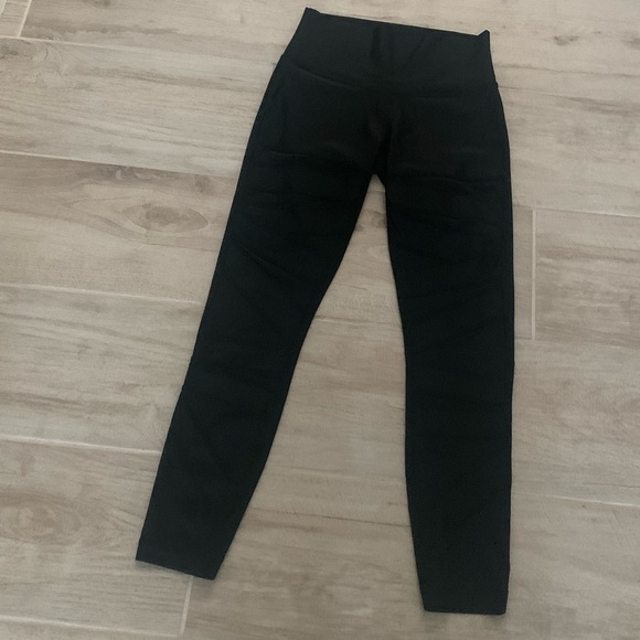 Lululemon Tech Mesh Tight - Picture 4 of 6